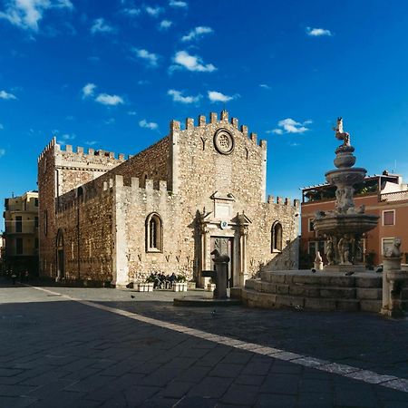 Duomo Square Apartment タオルミーナ エクステリア 写真