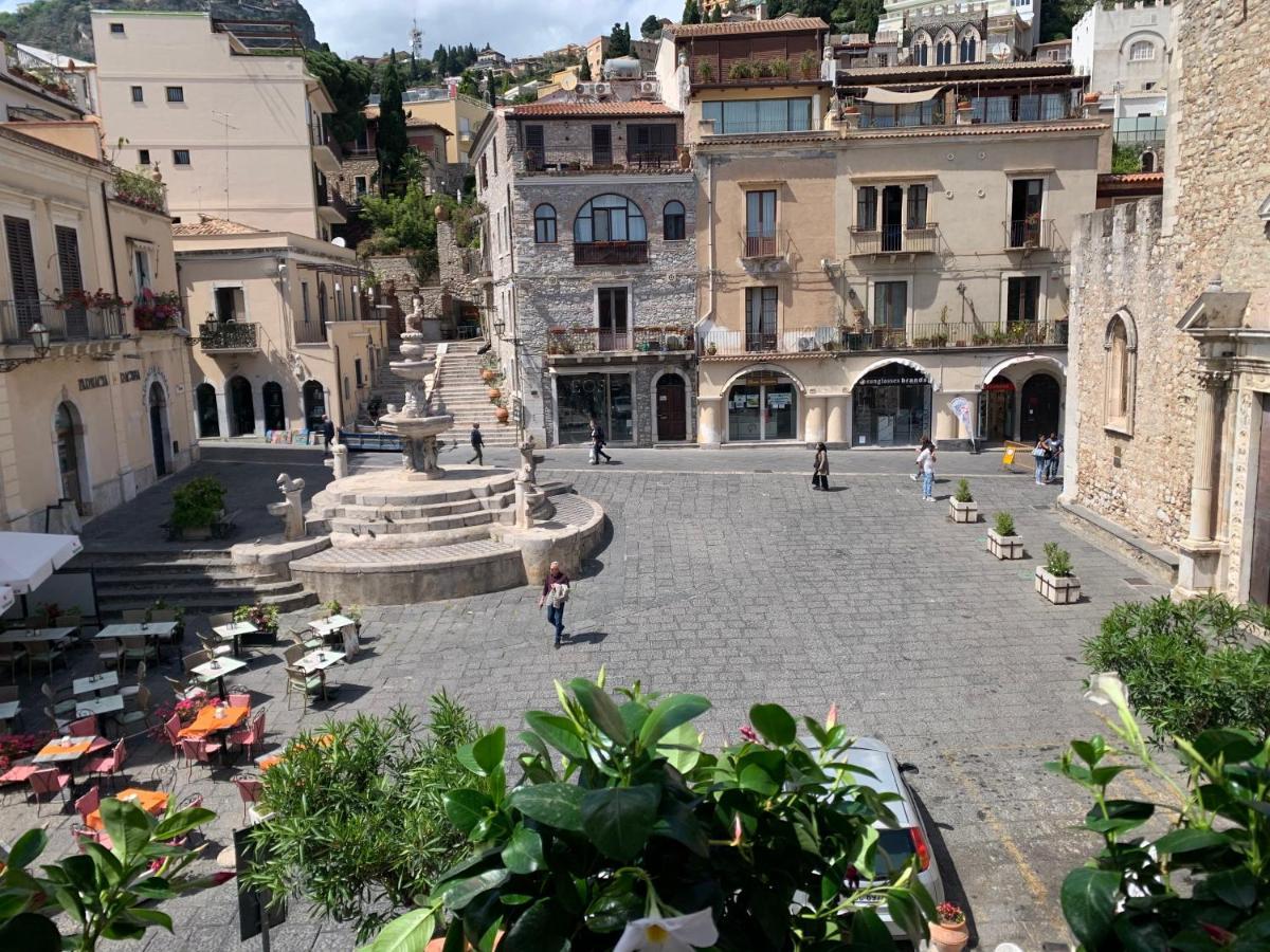 Duomo Square Apartment タオルミーナ エクステリア 写真
