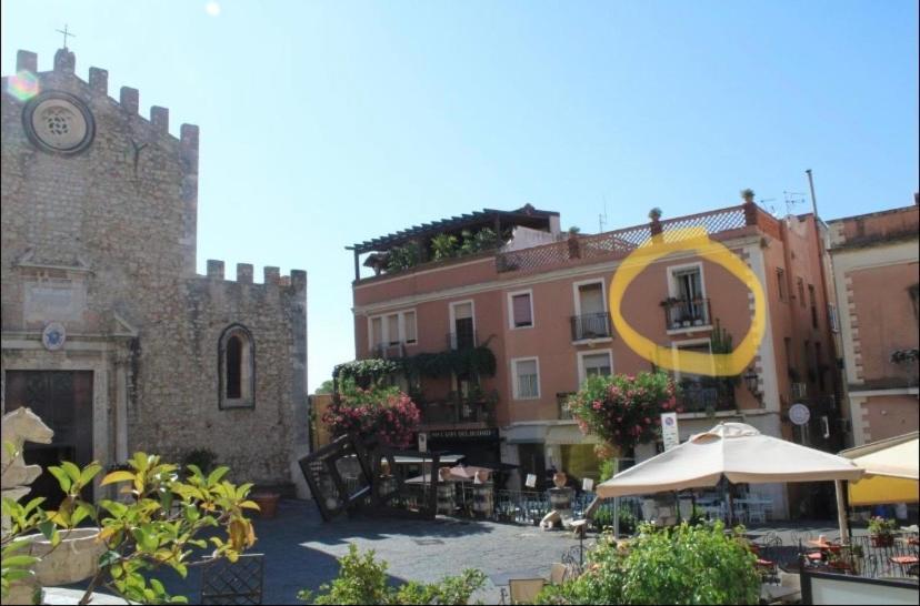 Duomo Square Apartment タオルミーナ エクステリア 写真